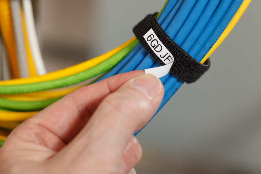 Nueva e innovadora solución para la identificación de cables: material de impresión BradyGrip™ para cinta de cierre